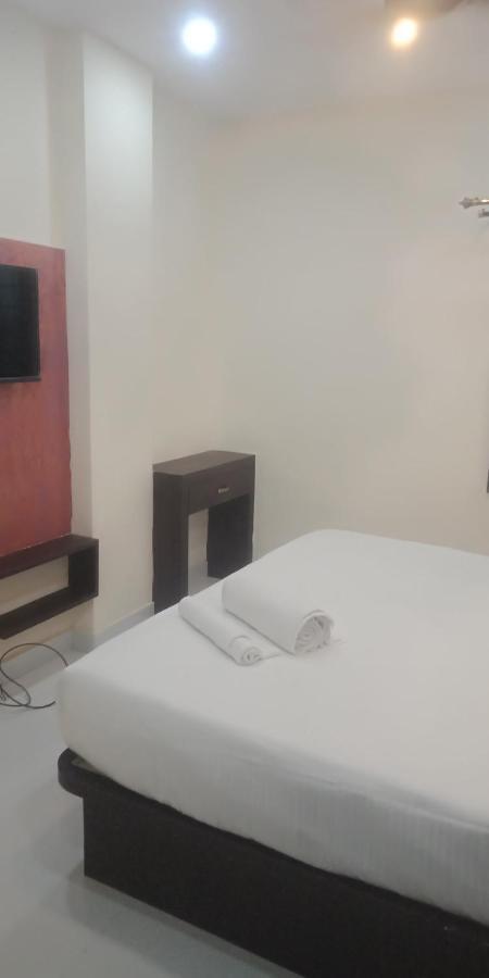 M G Residency Hotel Chikmagalūr Exterior foto