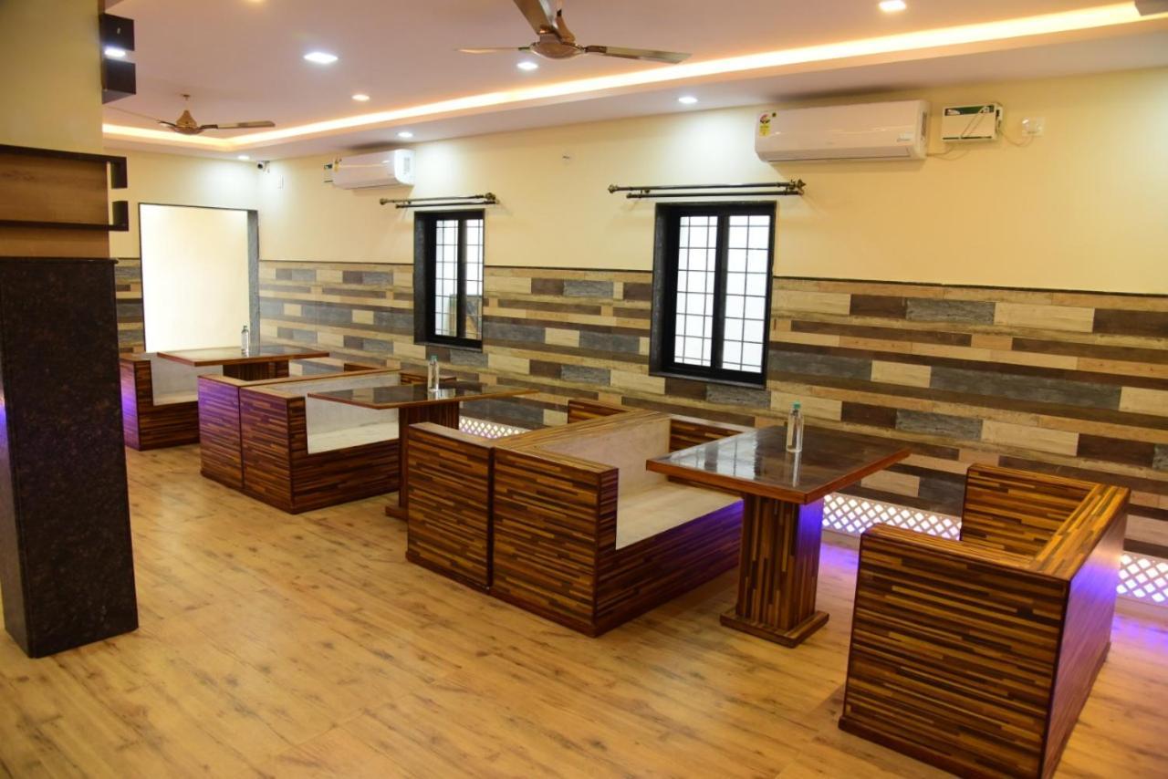 M G Residency Hotel Chikmagalūr Exterior foto