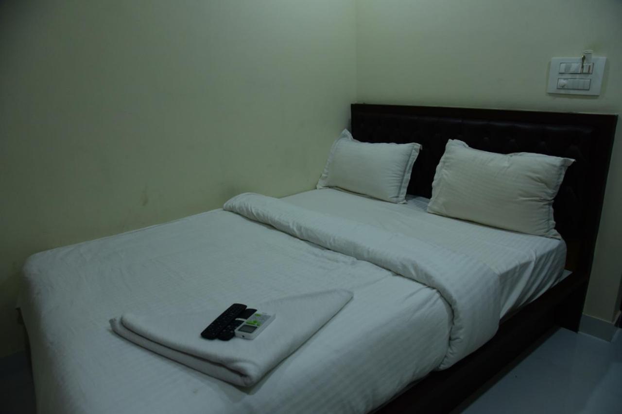 M G Residency Hotel Chikmagalūr Exterior foto