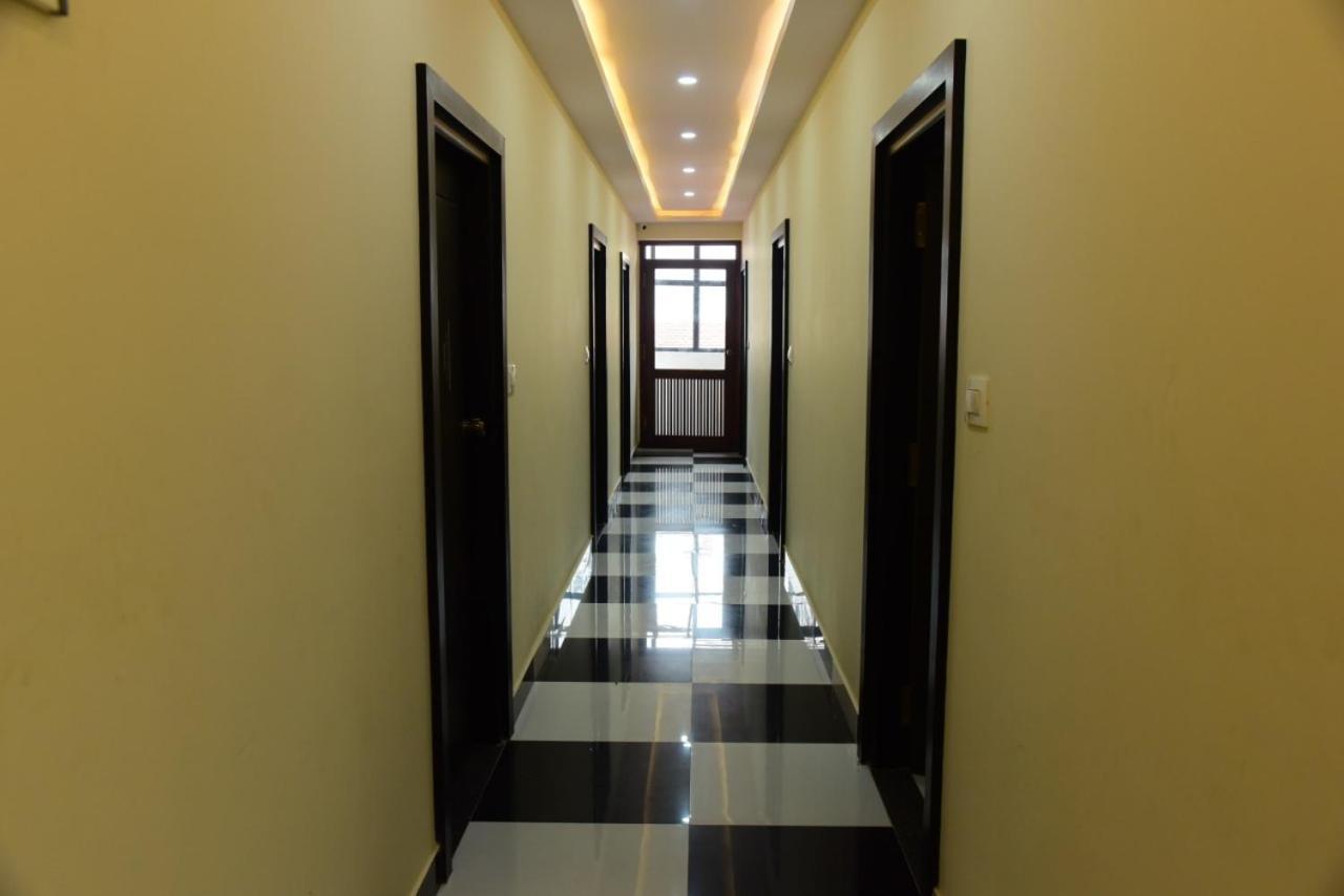 M G Residency Hotel Chikmagalūr Exterior foto